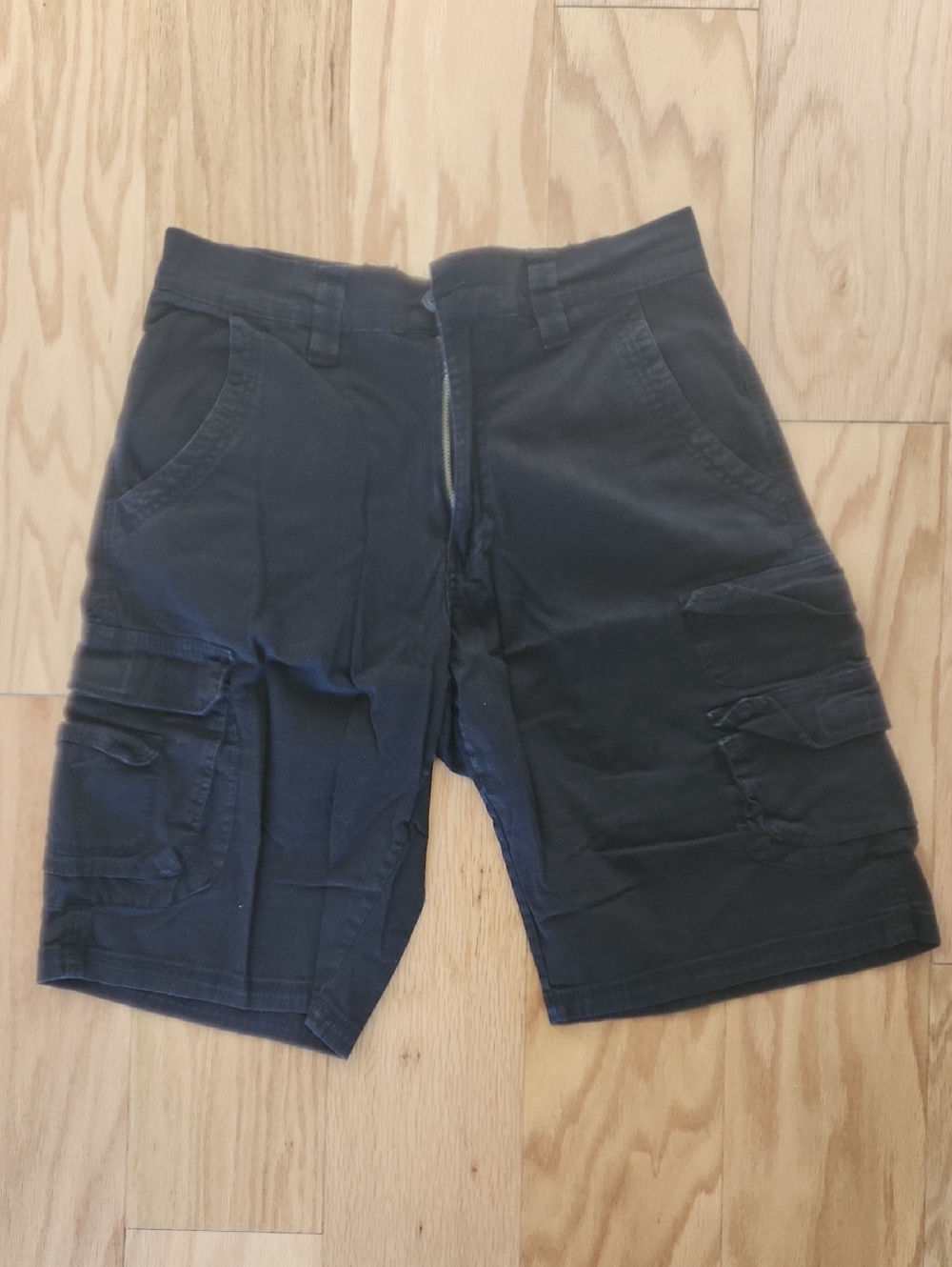 Men's Black Cargo Shorts with Multi-Pocket Utility Size 30